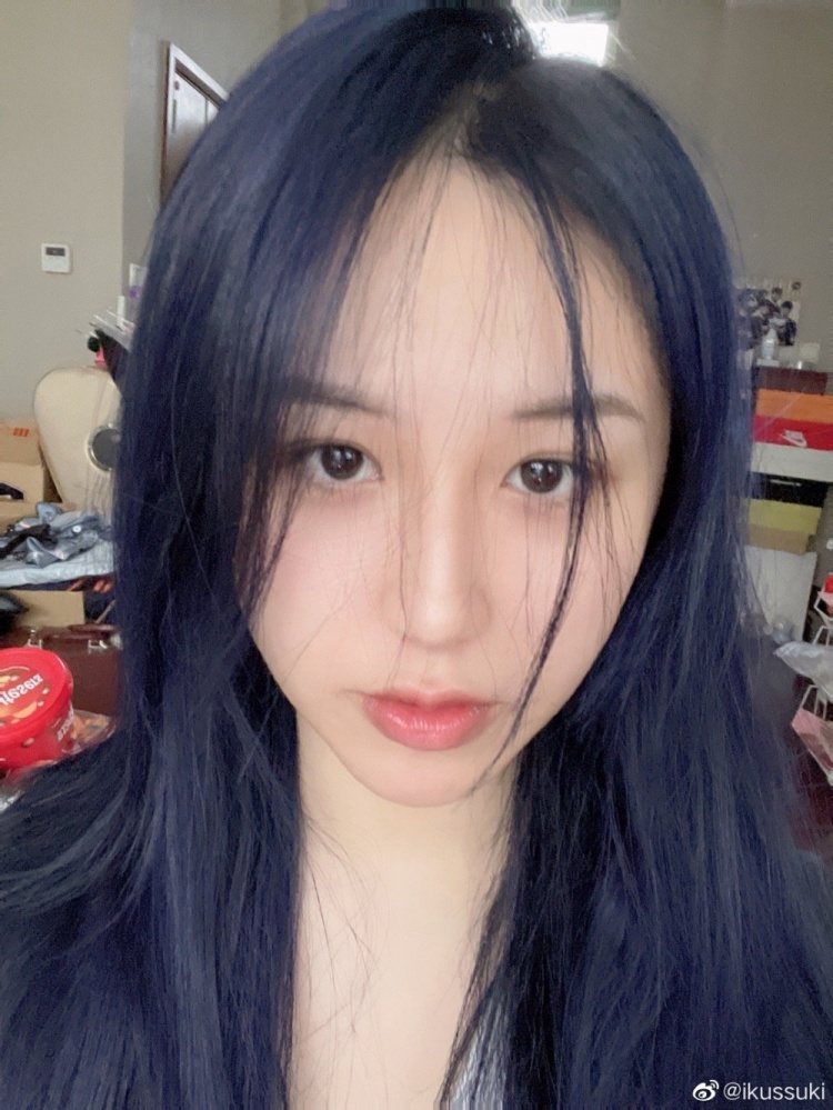 解说ikussuki晒照:早上好 看看哪只小猪还在偷懒-直播吧zhibo8.cc