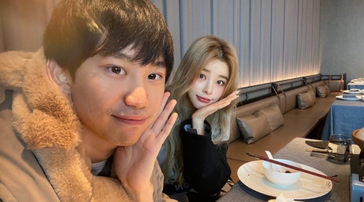 糖小幽推特撒狗粮没想到你是这样的doinb