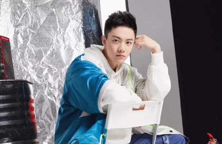 前pubg解说也好吃瓜值得追捧的电竞选手应该洁身自好