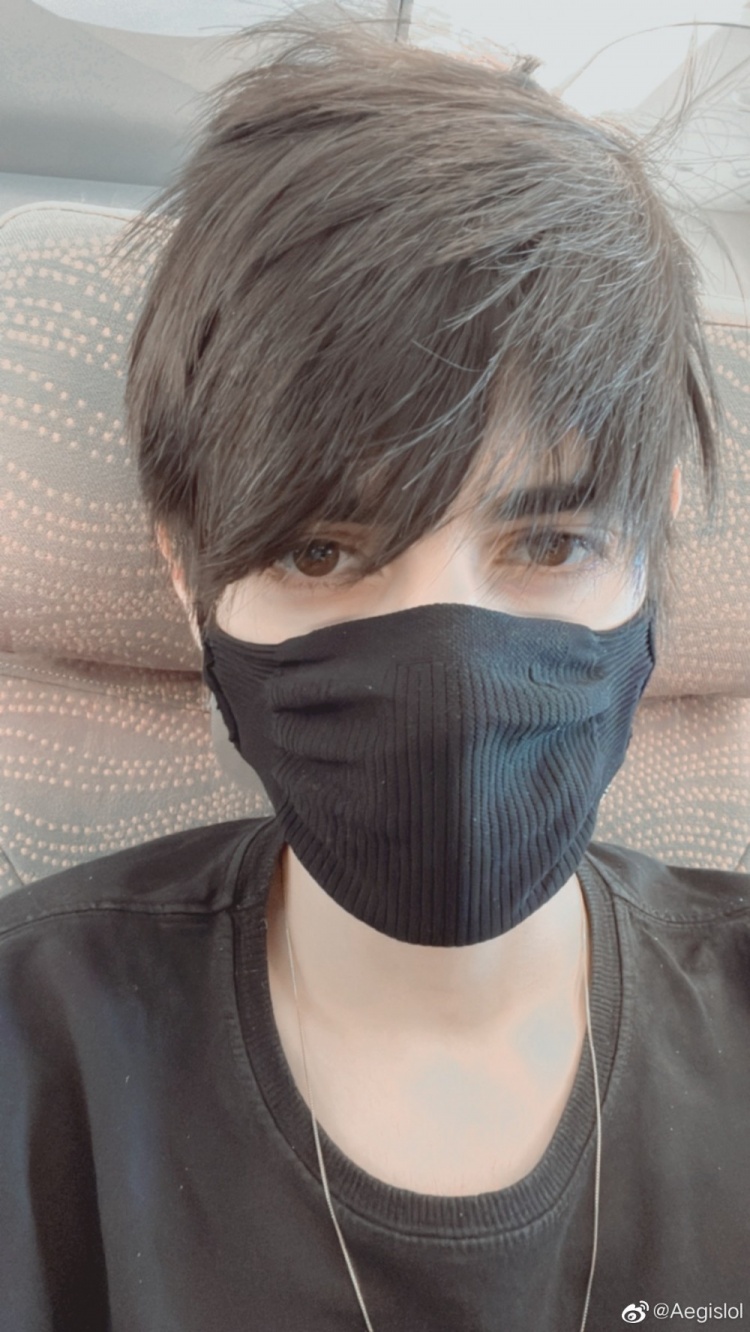 red打野aegis更博已经回到巴西会尽力在微博上和大家保持联系