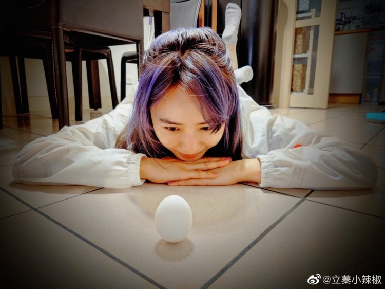 dota2主持立蓁小辣椒晒照祝大家端午安康