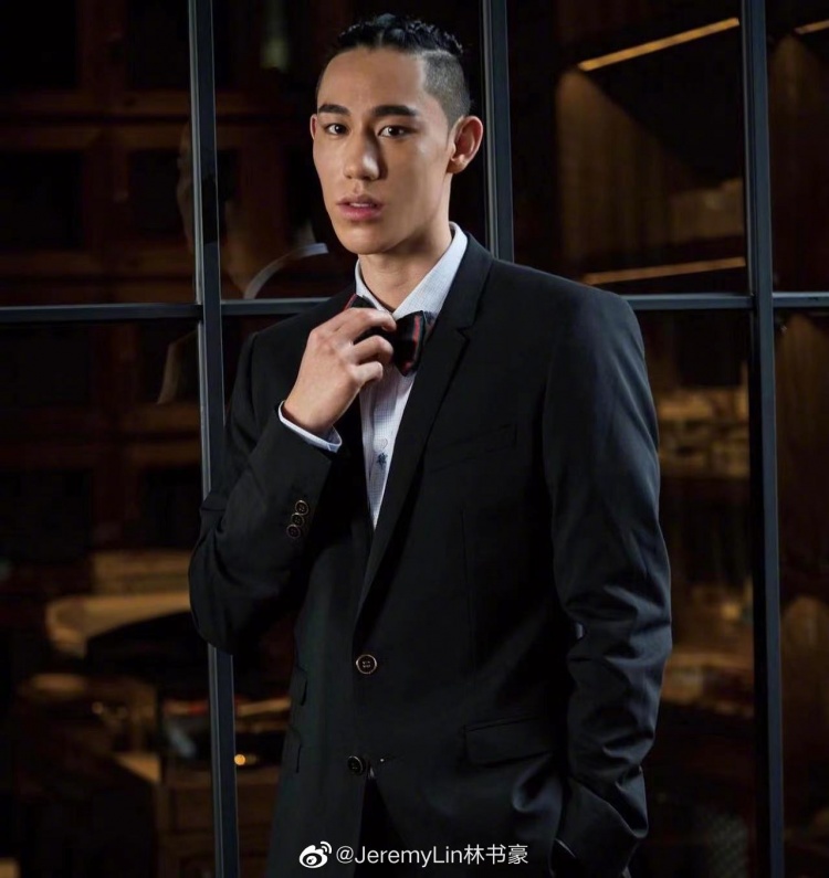 林书豪林书纬生日快乐最帅最棒的弟弟30岁了