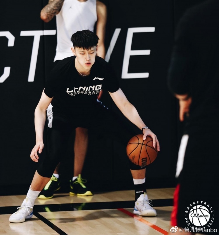 期待高中曾凡博晒训练生活照2k生活