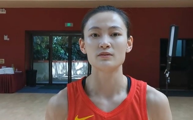 直播吧8月15日讯 近日,中国女篮队长杨力维接受了采访