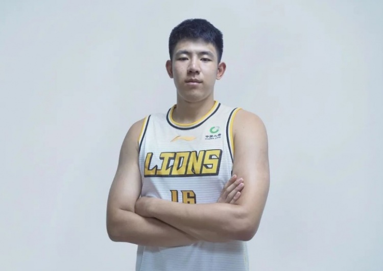 经管理层与教练组根据球队现有阵容研究决定,浙江广厦篮球俱乐部上调