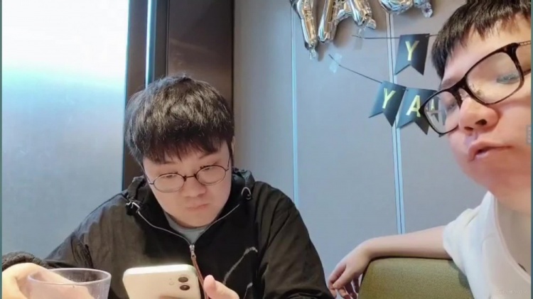 AJ涵艺评价UZI复出：他去年特别想出成绩他复出放弃了特别多