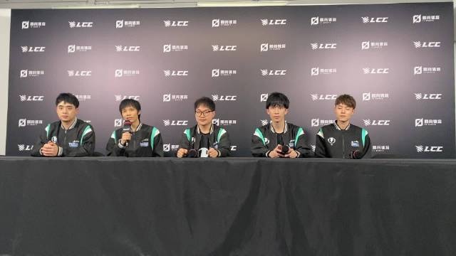 赛后采访赵志铭：大米老师玩得有点恶心，跟我一队的时候坑得要死