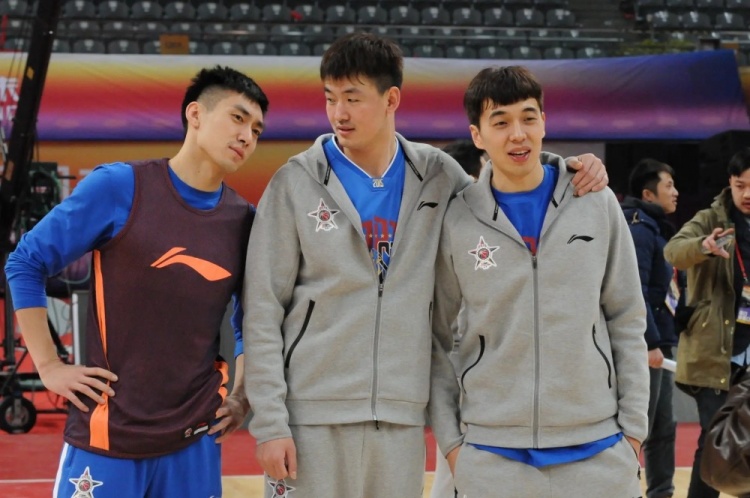 曾令旭晒15年全明星照触景生情有点怀念顾全12号怎么这么帅