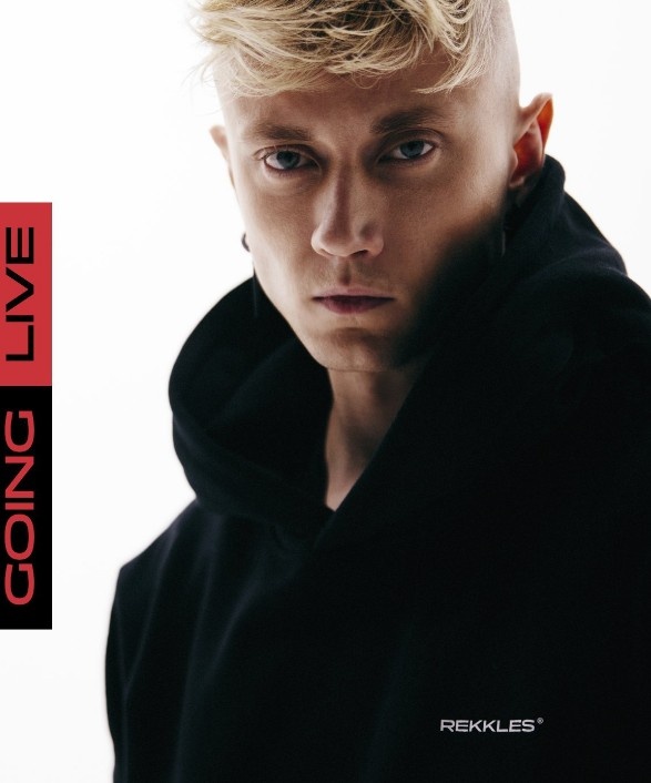 rekkles分享最新写真帅气红黑