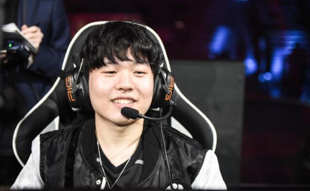 rookie：怎么田野长胖了啊看来这个放假过的可以嘛