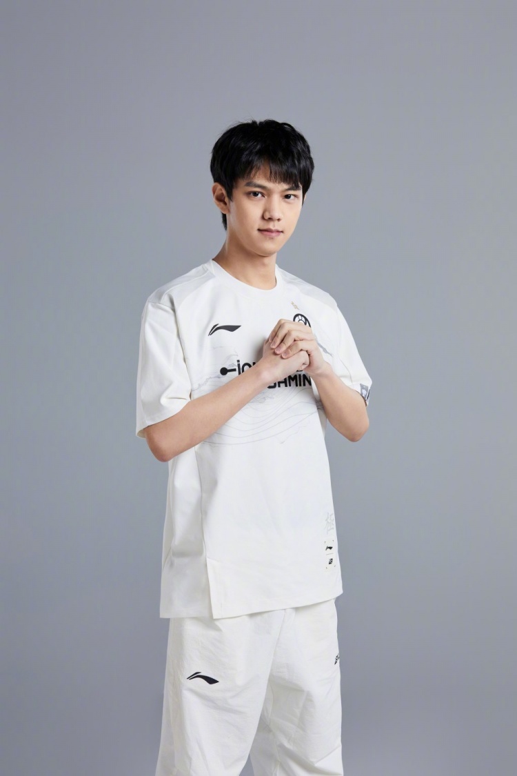 ig发布lpl春季赛官方定妆照新赛季加油