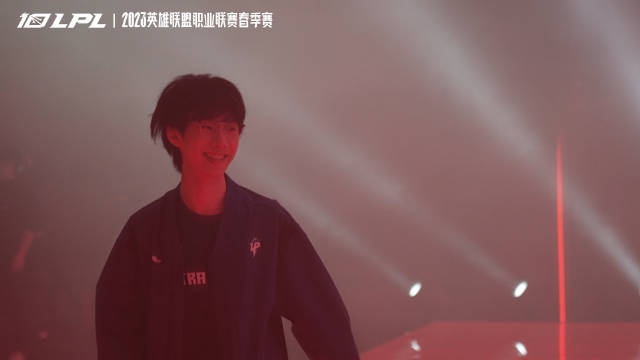 UP赛前花絮：Baolan的乖巧打工日常