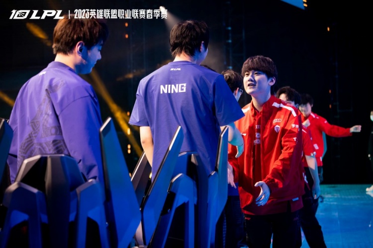 TES赛后返图：迎风破浪 继续前行-直播吧