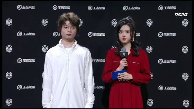 赛后采访VG丶末将：有时候突然掉点就没法临场反应