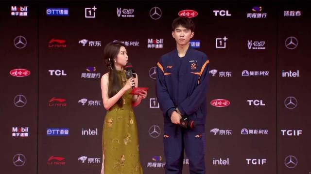 OMG赛后采访Aki：有闪现不抢龙那就别玩打野了吧