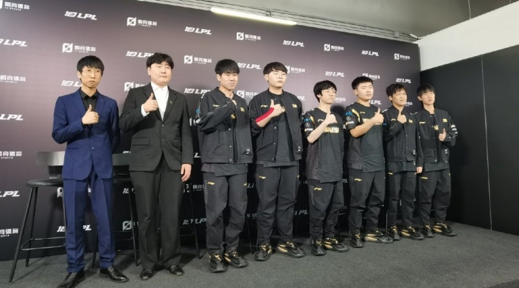 RNG赛后群访Angel:我觉得今天发挥还可以更好一些