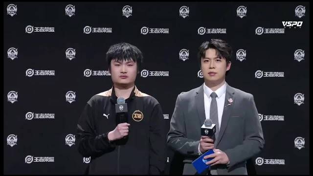 赛后采访RNGM晚秋：争取下两场两个30！