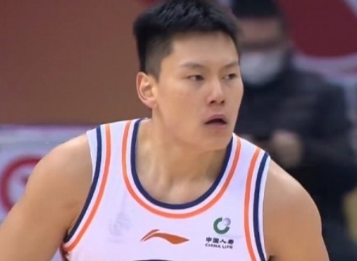 外卡参赛！上海球员李弘权将参与全明星三分球大赛(李弘权cba选秀)
