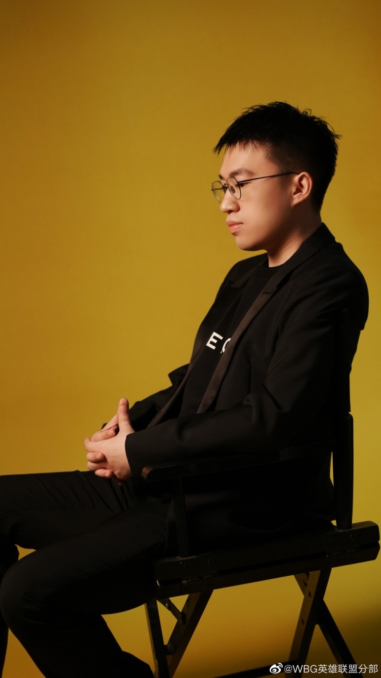 wbg分享xiaohu定妆照花絮大佬十周年光影记忆留存