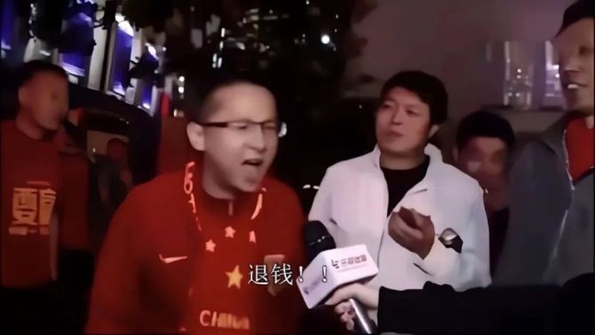 退钱哥：连我艰深不看篮球的看了都感应假 铁子哥直呼内行呀