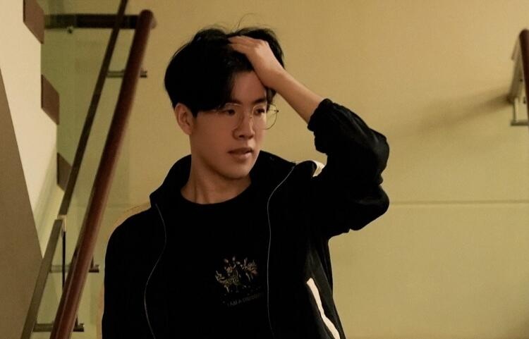 TheShy：我想检查一下是不是过敏吃东西出问题喝水也有点想吐