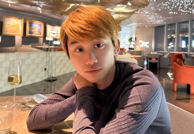 Doinb吐槽石头人操作：我上我也行啊要不我就买个伦敦的机票吧