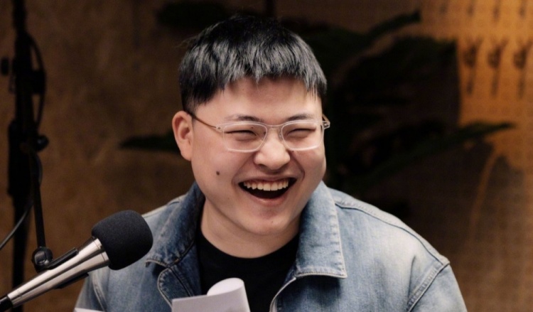 Uzi：韩服都没人排位了，被BLG打闷了已经极其自闭！