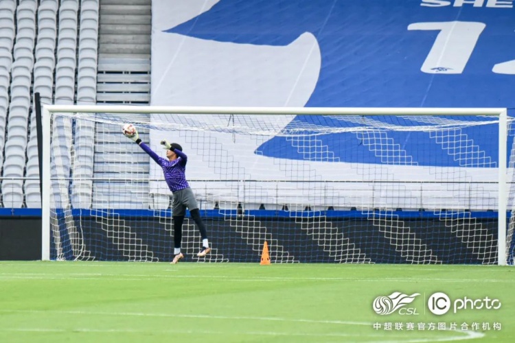 中超第14轮上海申花vs天津津门虎赛前瞻_徐嘉敏于根伟赛前采访_记者:申花今日奔赴天津,战津门虎应该会面临破密集防守难题