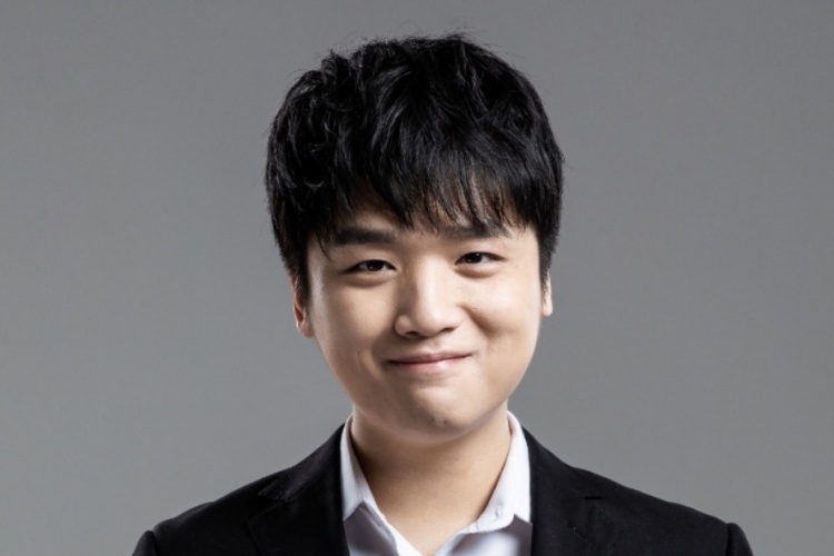 微笑：以前可能EDG输赢我就无所谓，现在EDG输我会急