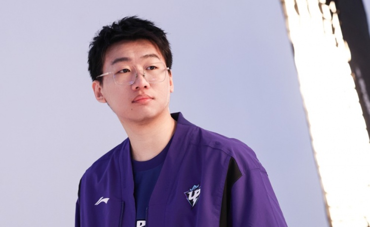 宁王：Forge和蛇蛇掉水里先救谁我谁也不救！我不会游泳