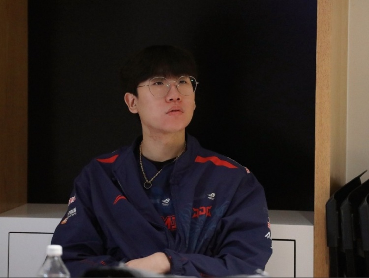 尺帝赛后采访：霞是我的幸运英雄代表LPL出征S赛我将更加努力！
