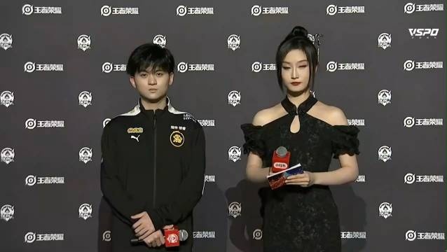 赛后采访WB花卷：司空震发育起来特别猛主要思路就是让他发育