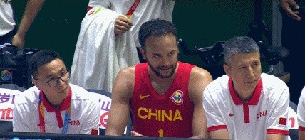 邵化谦：李凯尔本身就是不是强攻的特点磨合也是一个问题
