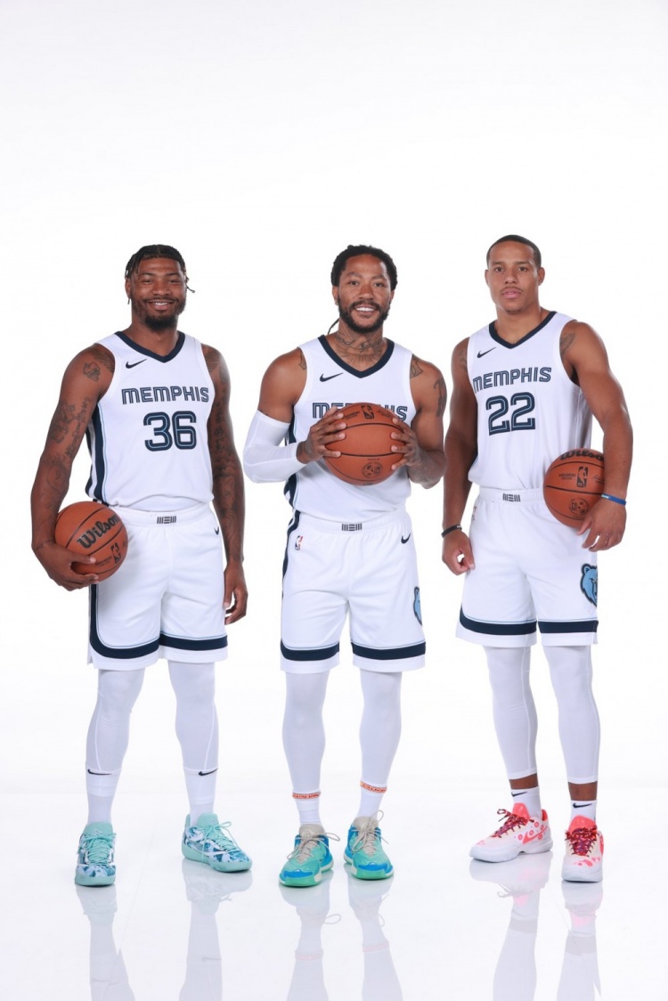 也挺强啊灰熊定妆照罗斯斯玛特贝恩后场莫兰特未出镜