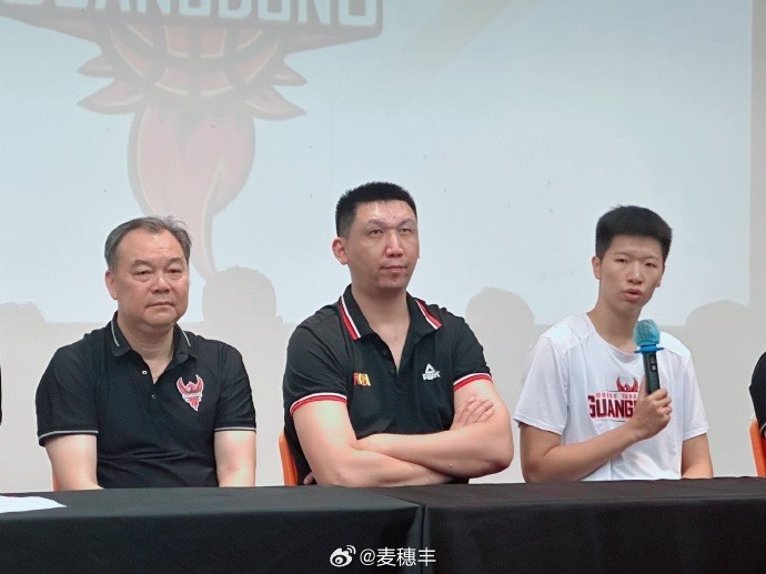 张凯：广东女篮的外援暂时还没有到队 接下来直接在赛区见面