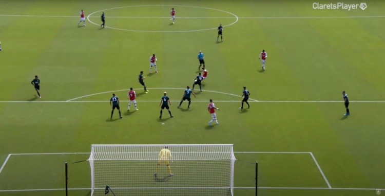 奥纳纳失误原因探讨_奥纳纳曼联表现分析_奥纳纳已有10次失误导致丢球 德赫亚12年17次