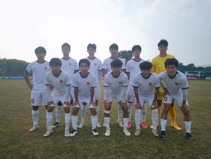 全国青年足球联赛男子U19组，上海海港U19队1比3不敌梅州客家U19