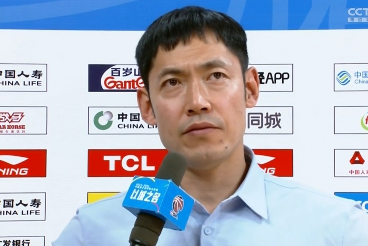 张庆鹏：队员们专注力没有贯穿整场 对重点人的防守做得也不够好