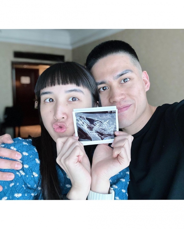 恭喜🎉陈盈骏妻子报喜：怀孕数月了 期待👶🏻的到来🥰