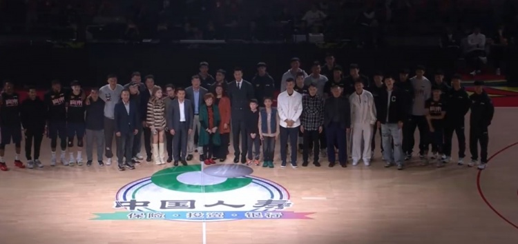 宏远大合照把我们拉回到过去的回忆当中 这是广东篮球的荣耀时刻