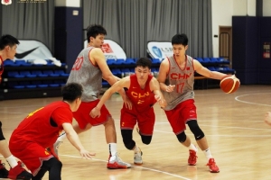 中国男篮备战亚洲杯预选赛，14名球员将出征西安