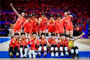 《中国女排提前锁定巴黎奥运资格，中国男篮遭遇史上最低排名无缘奥运》