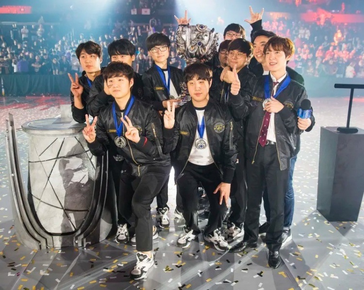 LOL官推盘点历届最接近黄金之路的队伍：SKT、RNG、G2、JDG