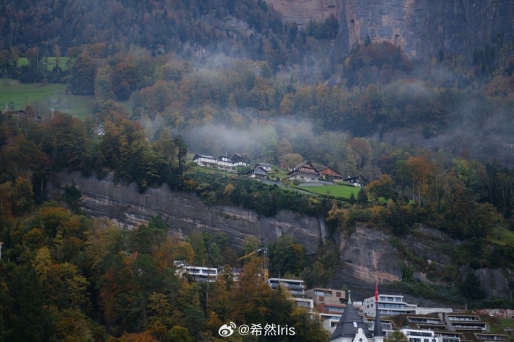 主持希然晒照：旅行有好天气 已经是幸运