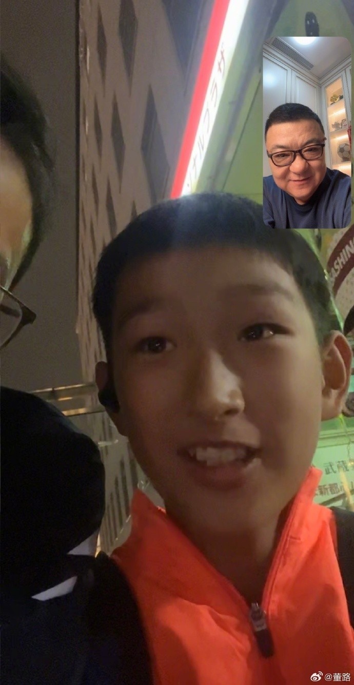 2024TGA颁奖典礼现场《英豪联盟：双城之战2》主题扮演，共演奏三首歌曲