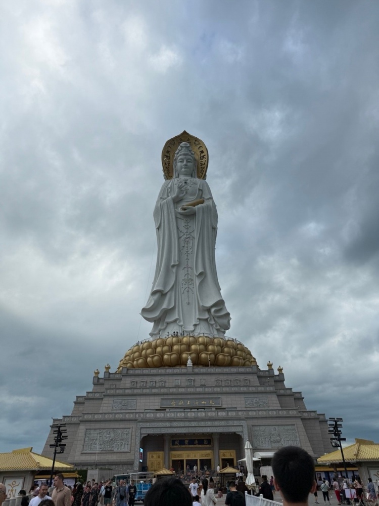 Wink晒照：旅游小分队走起 南山寺游 保佑兄弟们明年都顺顺利利