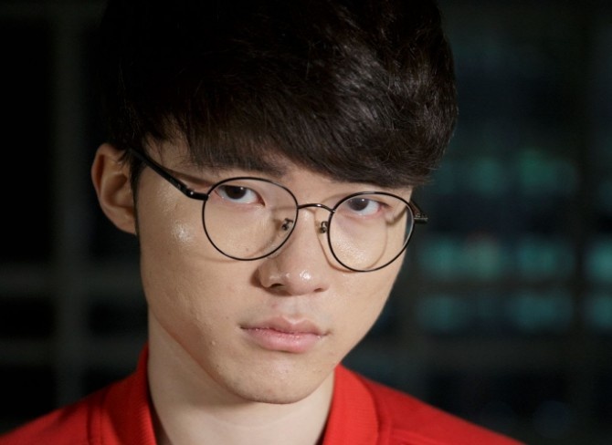 B站UP主：去了T1基地想问Faker，保持纯阳之体对职业生涯有帮助吗