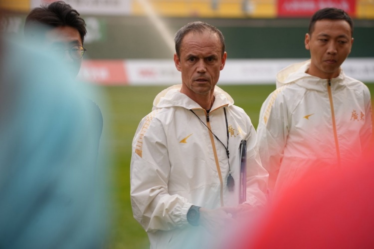 抵达越秀山，完成省港杯赛前官训⚽️