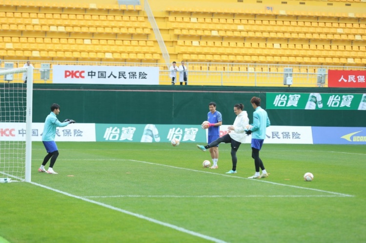 抵达越秀山，完成省港杯赛前官训⚽️