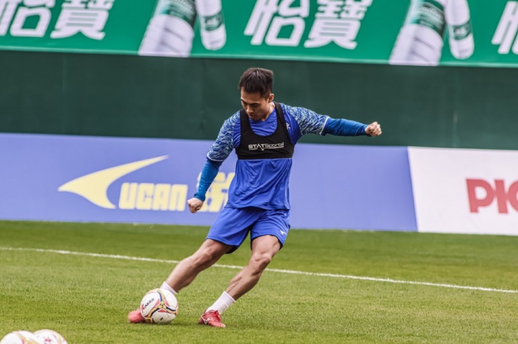 抵达越秀山，完成省港杯赛前官训⚽️